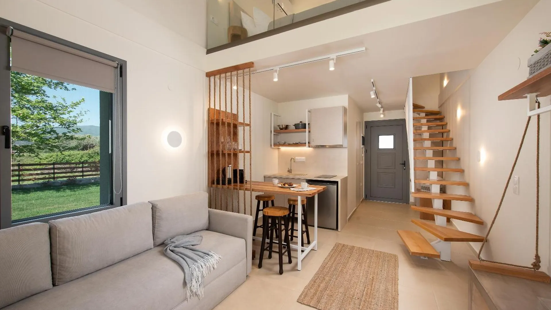 Theros Serenity Suites Olympiada