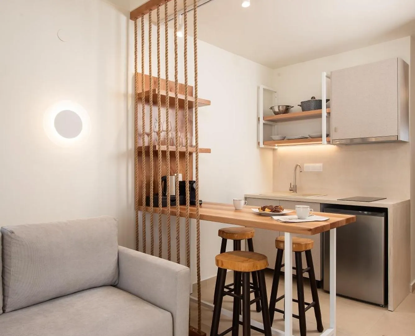 Theros Serenity Suites Olympiada
