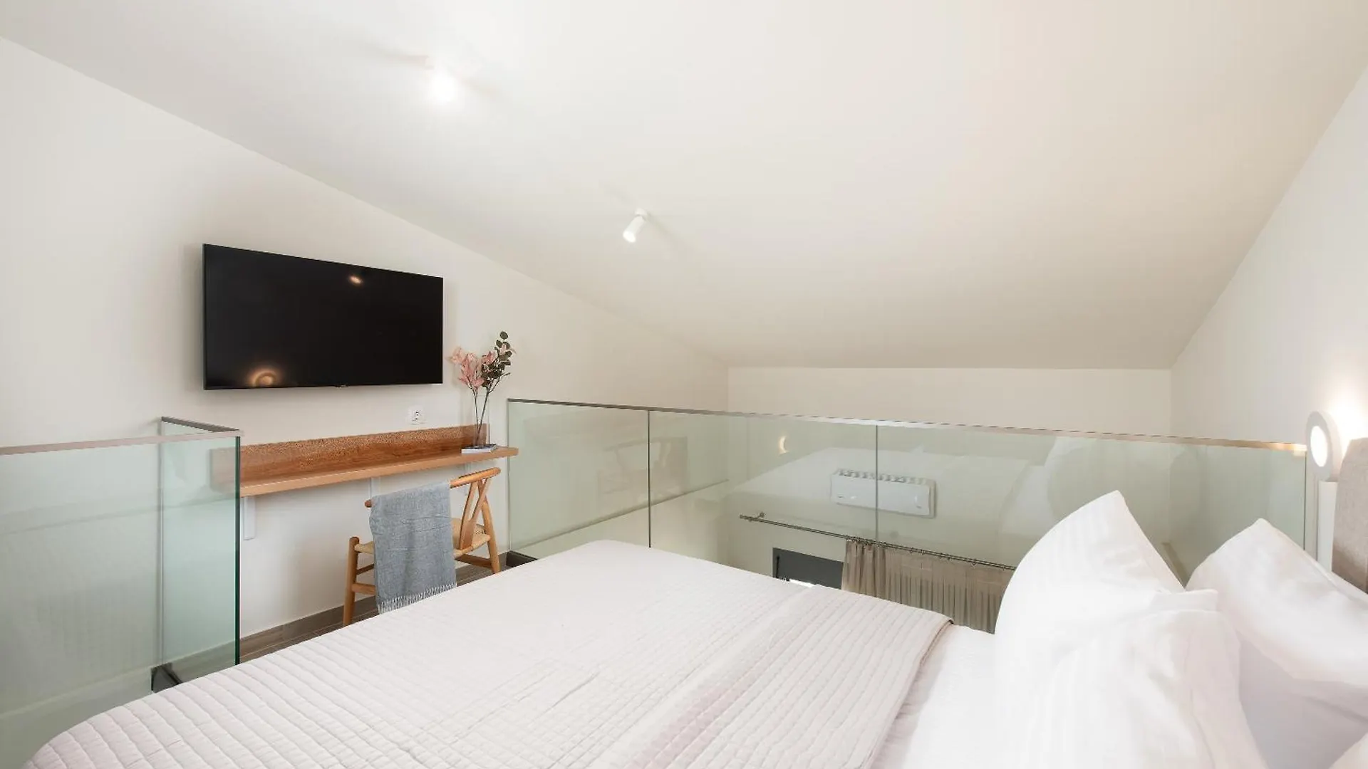 Theros Serenity Suites Olympiada 0*,
