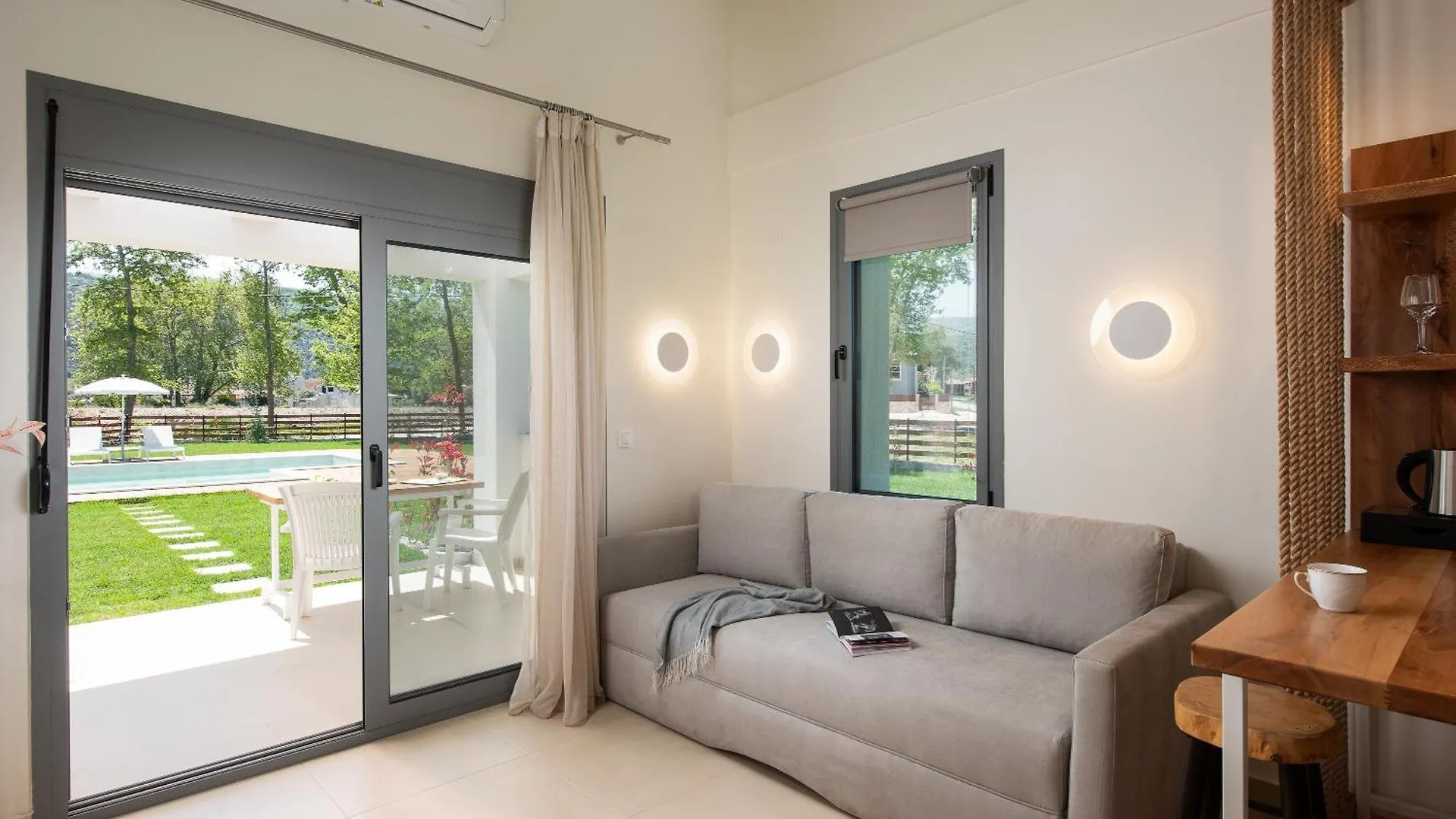 Theros Serenity Suites Olympiada Apartment